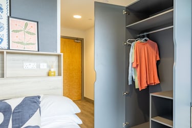 Classic En Suite - Image 1